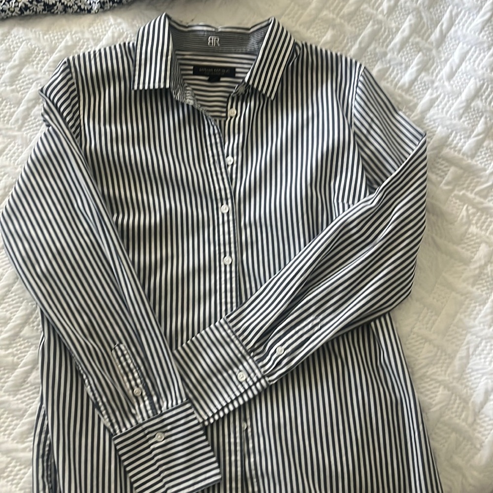 Banana Republic Riley Tailored fit grey and white striped blouse